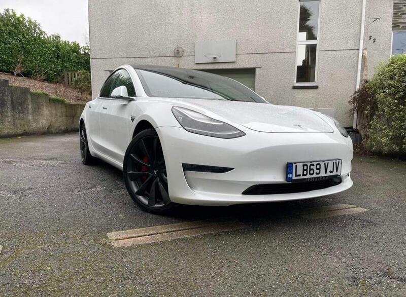TESLA MODEL 3